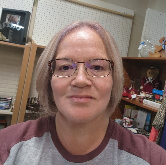 Meet your Posher, Jamie - Picture 1 of 3